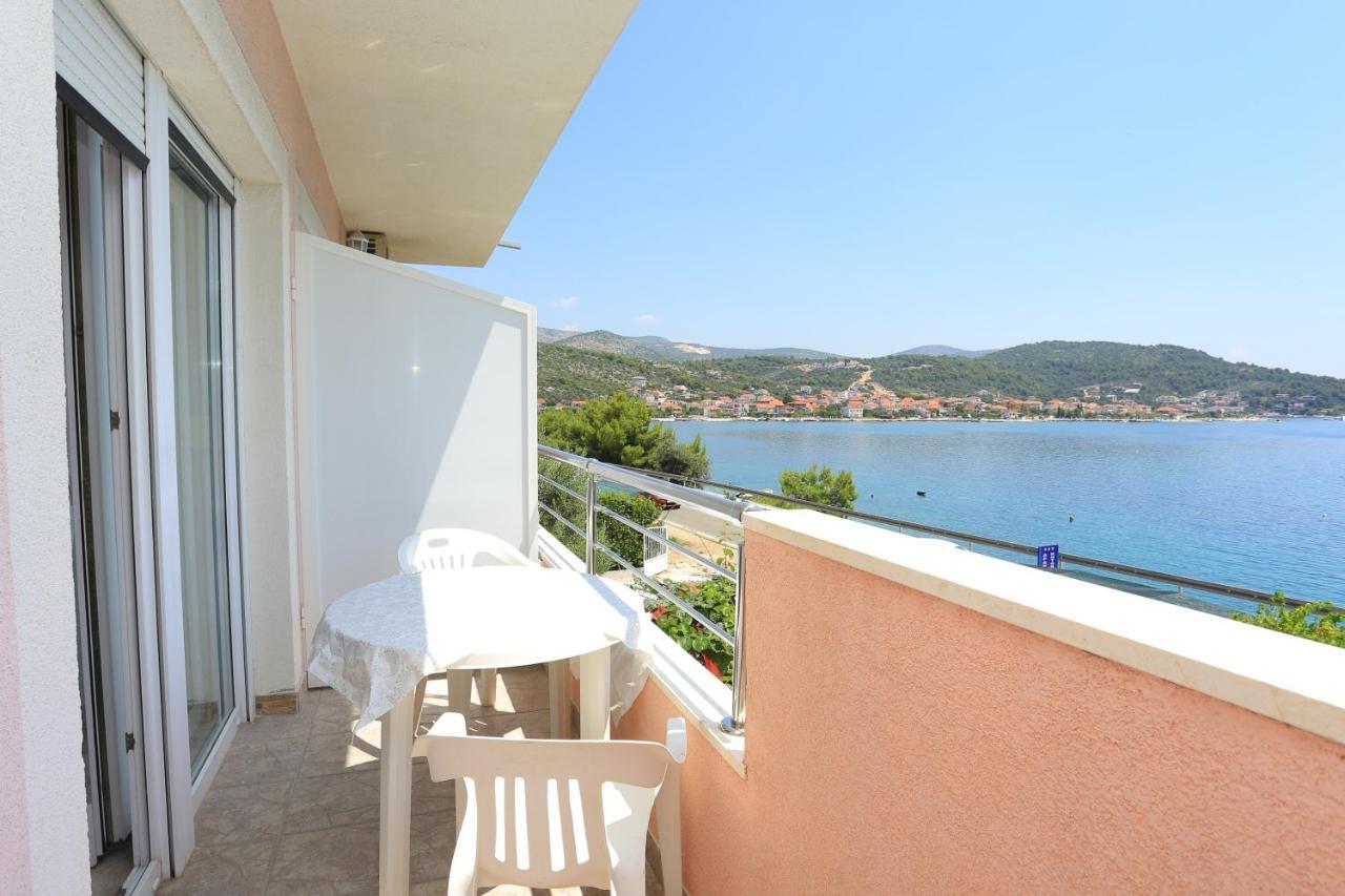 Apartments By The Sea Poljica, Trogir - 19316 Marina Exterior foto