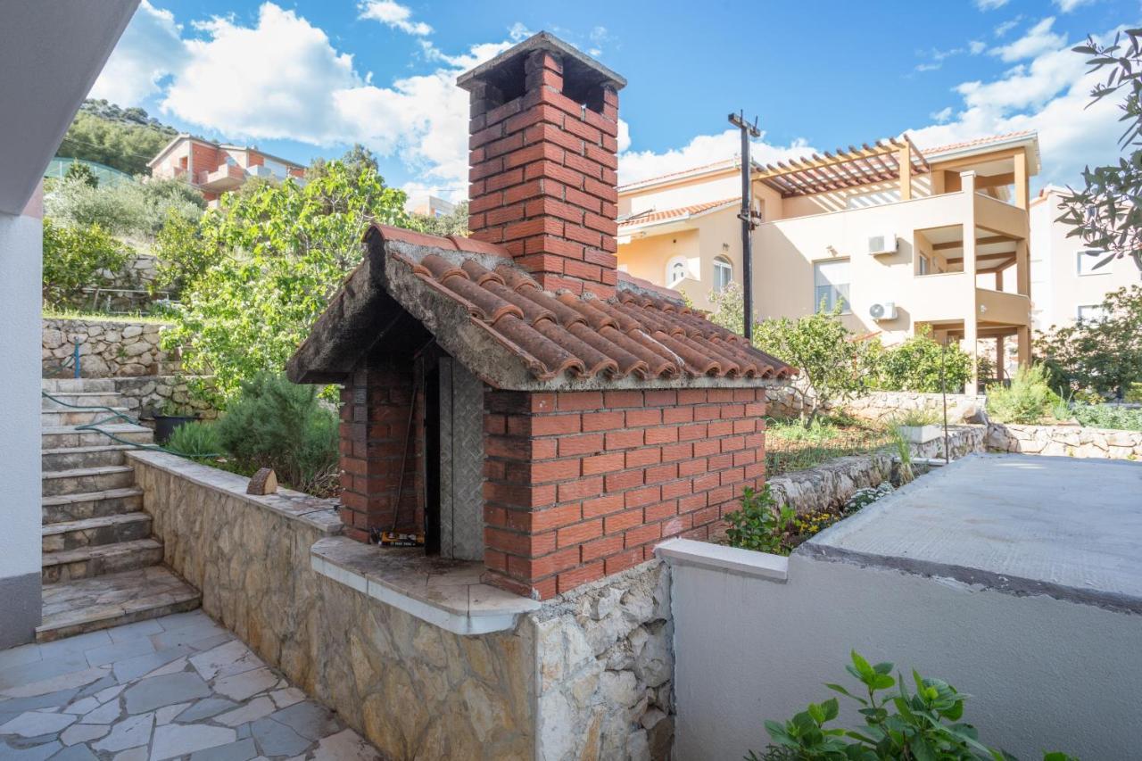 Apartments By The Sea Poljica, Trogir - 19316 Marina Exterior foto